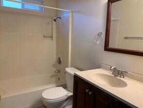 2718 White Ave in Chico, CA - Building Photo - Building Photo