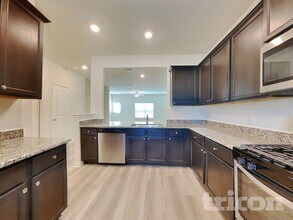 23112 Shakespear Drive Magnolia TX in Magnolia, TX - Foto de edificio - Building Photo