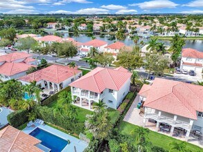 11304 NW 66th St in Doral, FL - Building Photo - Building Photo