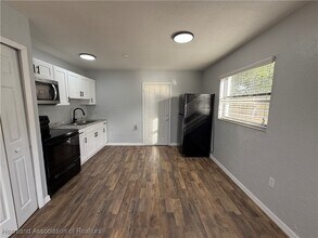 523 Las Palmas Cir in Avon Park, FL - Building Photo - Building Photo