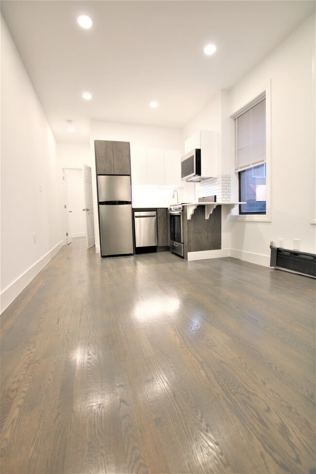 25 Phillips St, Unit 2 in Boston, MA - Building Photo - Building Photo