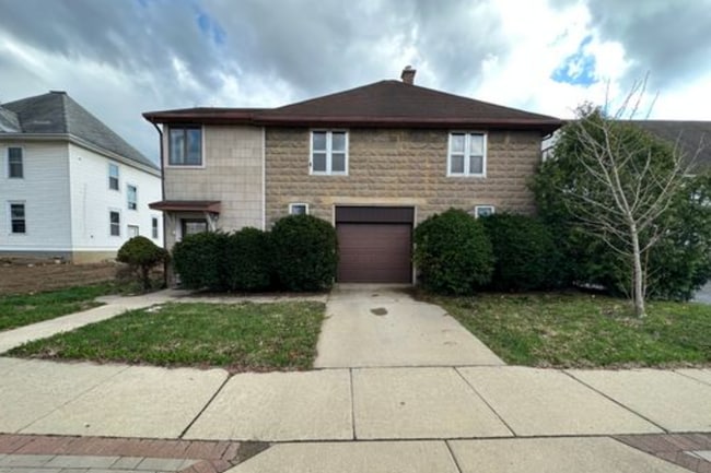 property at 103 E Park Ln