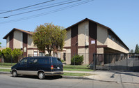 1041-1043 W Bishop St in Santa Ana, CA - Foto de edificio - Building Photo