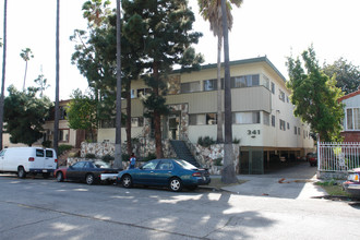 341 S Mariposa Ave in Los Angeles, CA - Building Photo - Building Photo