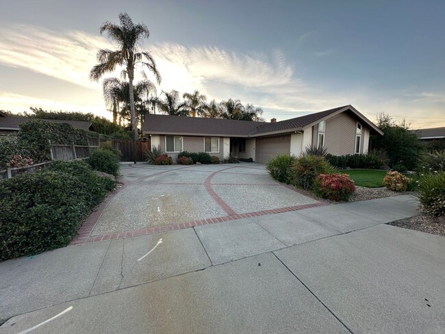 property at 1377 Lincoln Blvd