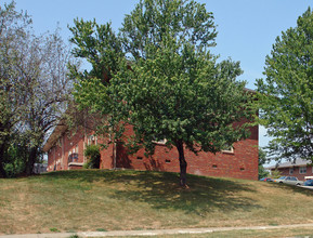 Pinewood Place in Lexington, KY - Building Photo - Building Photo