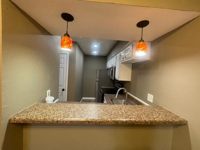 8545 Midpark Rd, Unit 36 in Dallas, TX - Building Photo - Building Photo