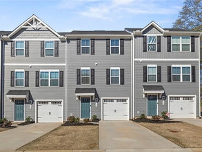 121 Sligh Wy in Easley, SC - Building Photo - Building Photo