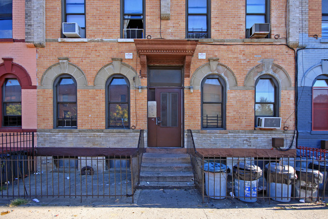 533 Knickerbocker Ave in Brooklyn, NY - Building Photo - Building Photo