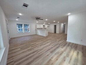 8406 De Priest St in Houston, TX - Building Photo - Building Photo