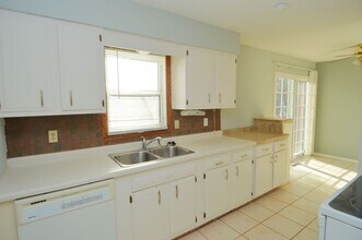 1911 21st Ave S in Grand Forks, ND - Building Photo - Building Photo