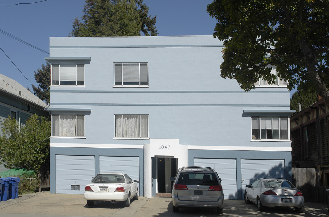 1047 Santa Clara Ave in Alameda, CA - Building Photo