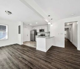 130 Stratford Dr NW in Atlanta, GA - Building Photo - Interior Photo