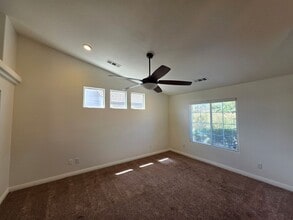 2502 N Zachary St in Visalia, CA - Foto de edificio - Building Photo