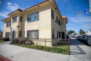 7062 State St, Unit 6305 in Huntington Park, CA - Building Photo