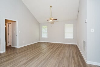 1560 Wembley Dr in Douglasville, GA - Building Photo - Building Photo