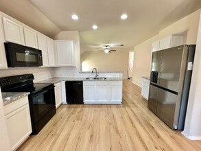 500 Saddlehorn Way in Cibolo, TX - Building Photo - Building Photo