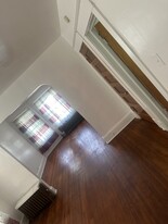 814 Holland Rd, Unit 4 bedroom Apt Apartments