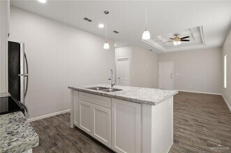 5801 Sandpiper Ave, Unit 3 in McAllen, TX - Building Photo - Building Photo