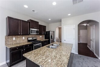 6555 Woodwell Dr in Union City, GA - Building Photo - Building Photo