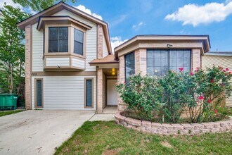 6158 Valley Clf in San Antonio, TX - Foto de edificio - Building Photo
