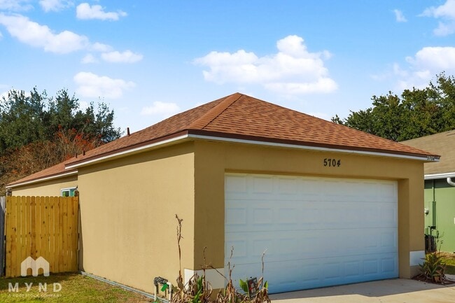 5704 English Oak Dr S in Jacksonville, FL - Foto de edificio - Building Photo
