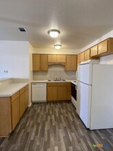 4408 Sylvia Dr in Killeen, TX - Foto de edificio - Building Photo