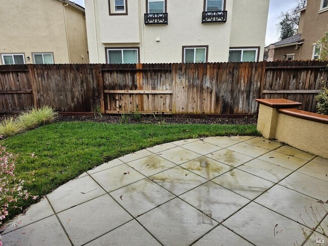 513 Aliki Dr in Vacaville, CA - Building Photo - Building Photo