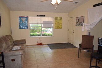 2400 Poco St in Tallahassee, FL - Building Photo - Building Photo