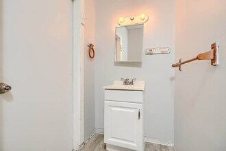 151X E Hoffman St in Baltimore, MD - Building Photo - Building Photo