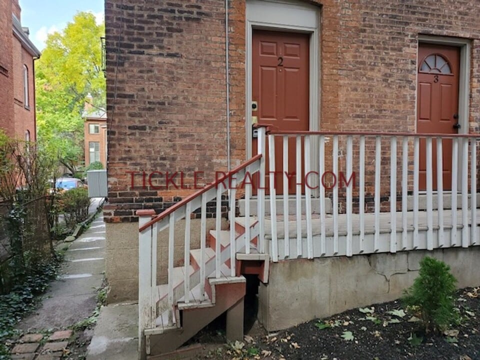 103 Troup St in Rochester, NY - Building Photo