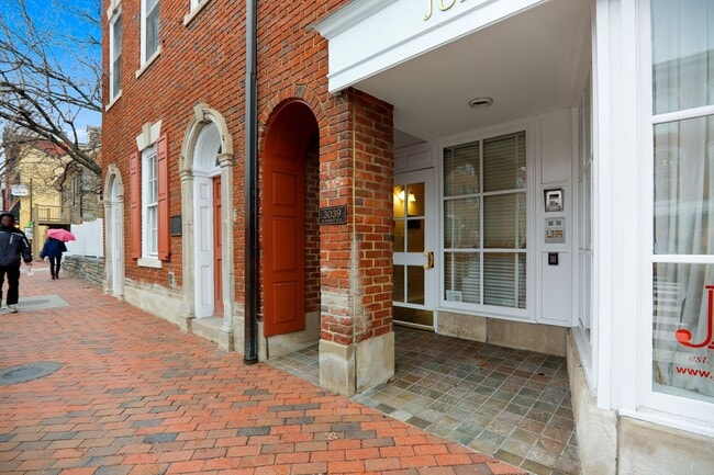 3041-3041 M St NW in Washington, DC - Building Photo - Building Photo