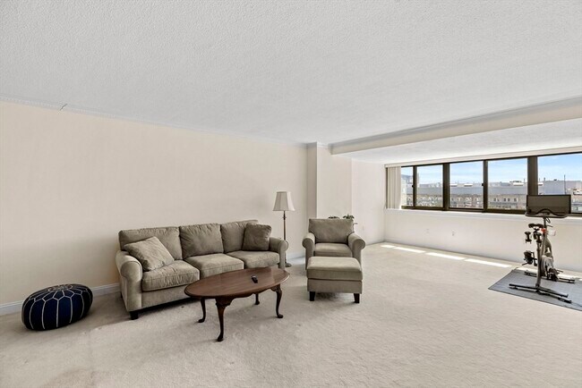 9 Hawthorne Pl in Boston, MA - Building Photo - Building Photo