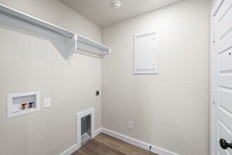 2004 Settler Ave in Wolfforth, TX - Foto de edificio - Building Photo