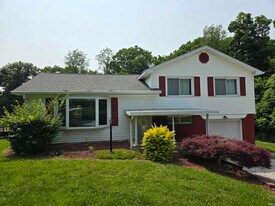 1619 W Arlington Rd in Bloomington, IN - Building Photo