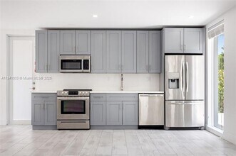 3823 Thomas Ave in Miami, FL - Building Photo - Building Photo