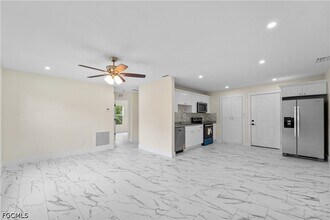 27160 Chula Vista Dr in Punta Gorda, FL - Building Photo - Building Photo