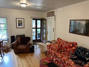 719 Park Ave, Unit 2 in Rochester, NY - Foto de edificio - Building Photo