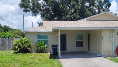 5923 12th St W in Bradenton, FL - Building Photo - Building Photo