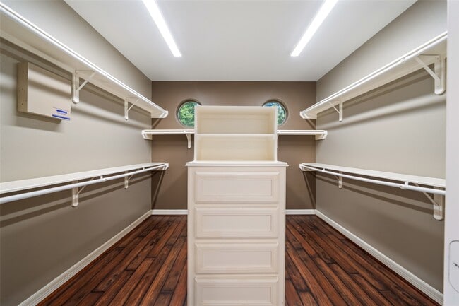 property at 1019 Monarch Oak Dr