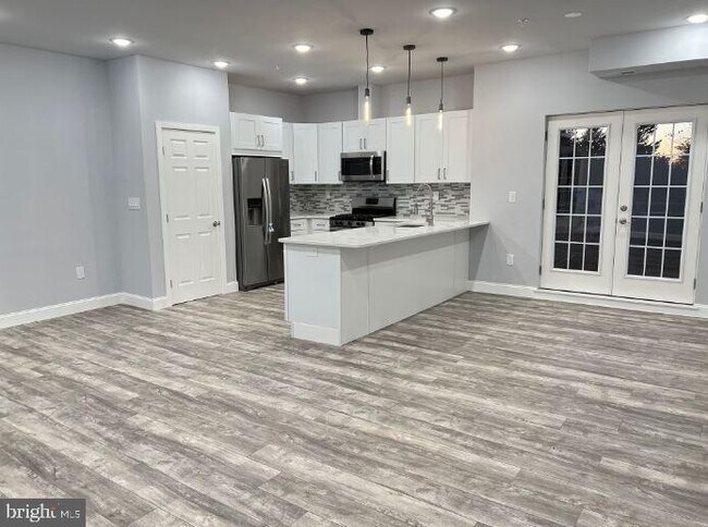 1237 Lancaster Ave-Unit -1 in Berwyn, PA - Building Photo - Building Photo