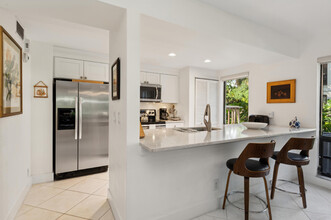 611 Brackenwood Cove in Palm Beach Gardens, FL - Building Photo - Building Photo