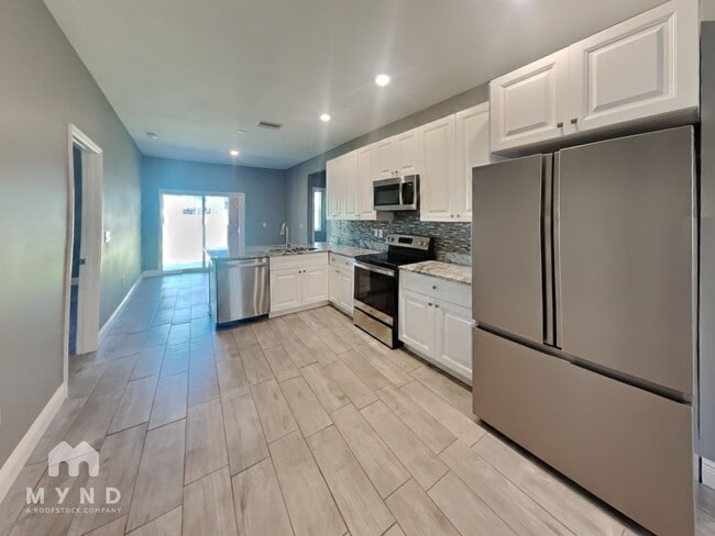 8408 N 17th St in Tampa, FL - Building Photo - Building Photo