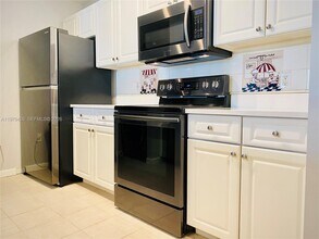 1200 Town Center Dr in Jupiter, FL - Building Photo - Building Photo