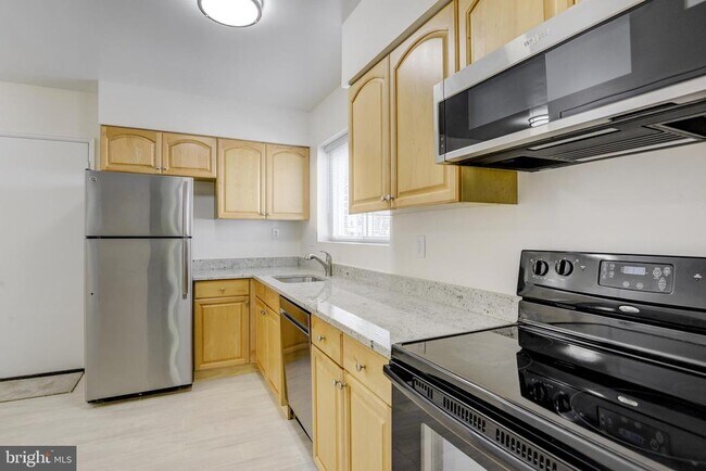 5107 Bradley Blvd in Chevy Chase, MD - Building Photo - Building Photo