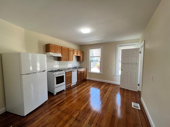 59 Bishop Allen Dr, Unit 1A