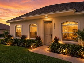 11937 Sturbridge Ln in Wellington, FL - Building Photo