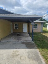 6028 1st St E in Bradenton, FL - Building Photo