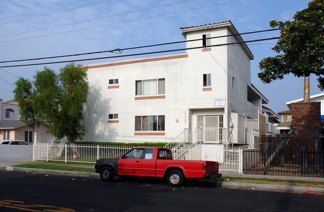 14607 Avis Ave in Hawthorne, CA - Building Photo - Building Photo