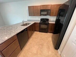 1025 NW 5th St in Florida City, FL - Building Photo - Building Photo